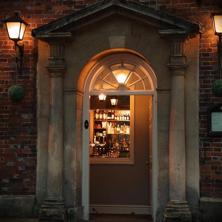 New Inn Hotel Lechlade Exterior photo