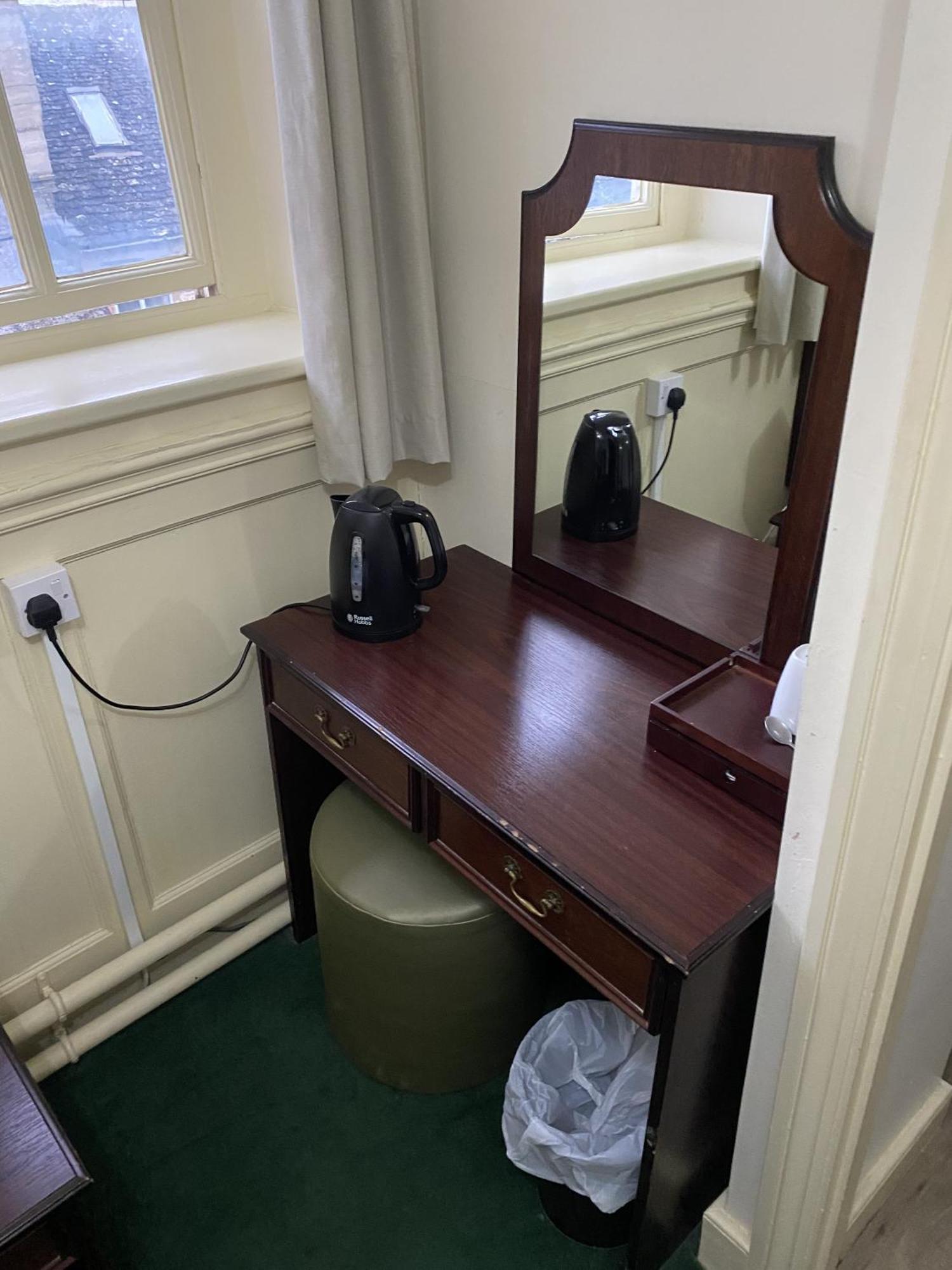 New Inn Hotel Lechlade Room photo