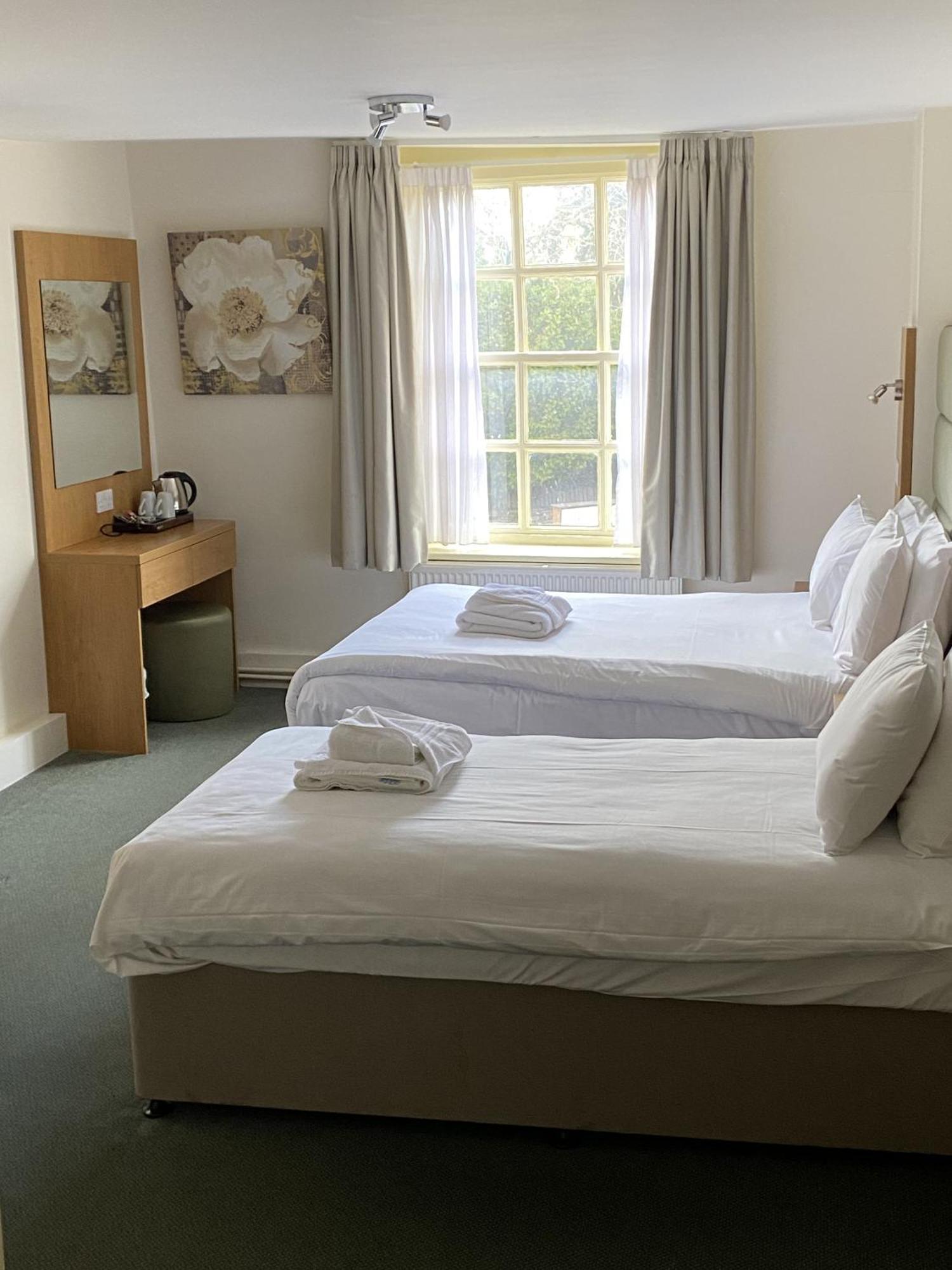 New Inn Hotel Lechlade Room photo