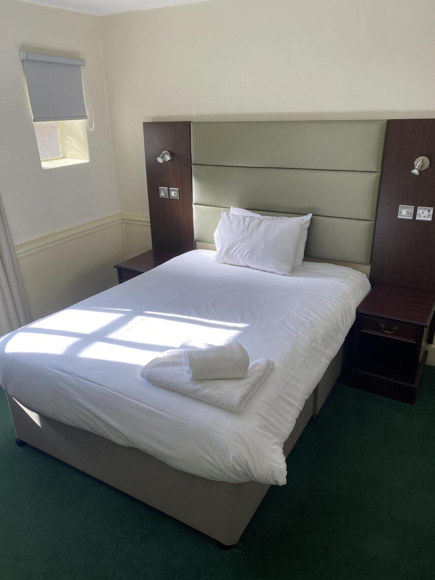 New Inn Hotel Lechlade Room photo