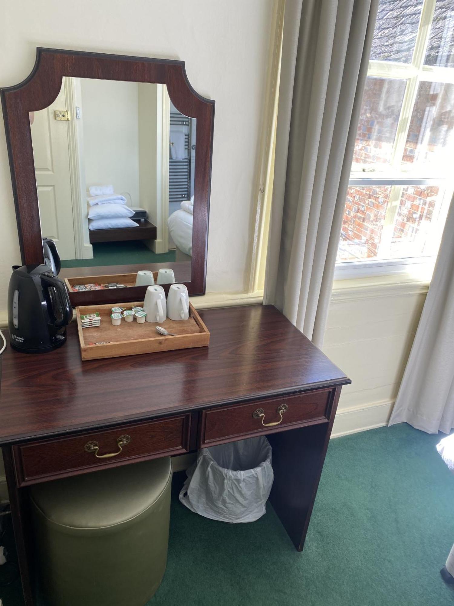 New Inn Hotel Lechlade Room photo