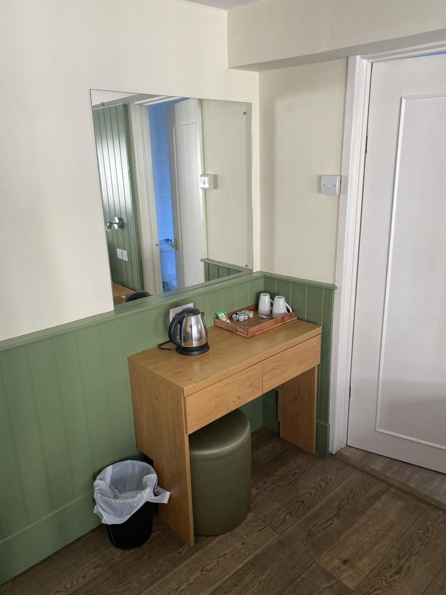 New Inn Hotel Lechlade Room photo