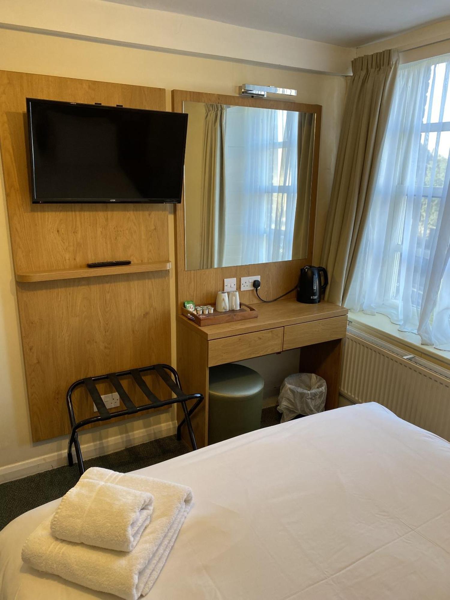 New Inn Hotel Lechlade Room photo