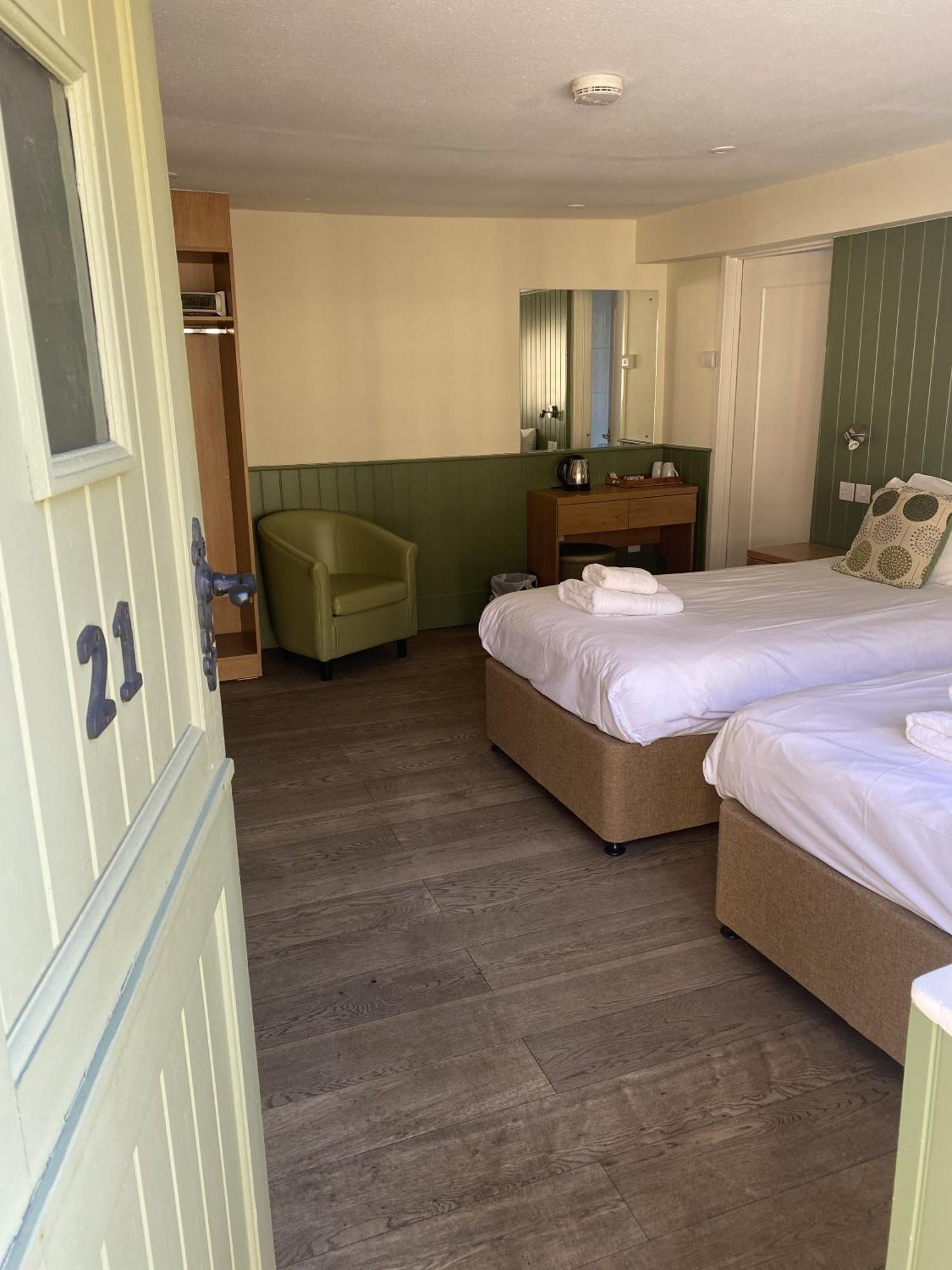 New Inn Hotel Lechlade Room photo