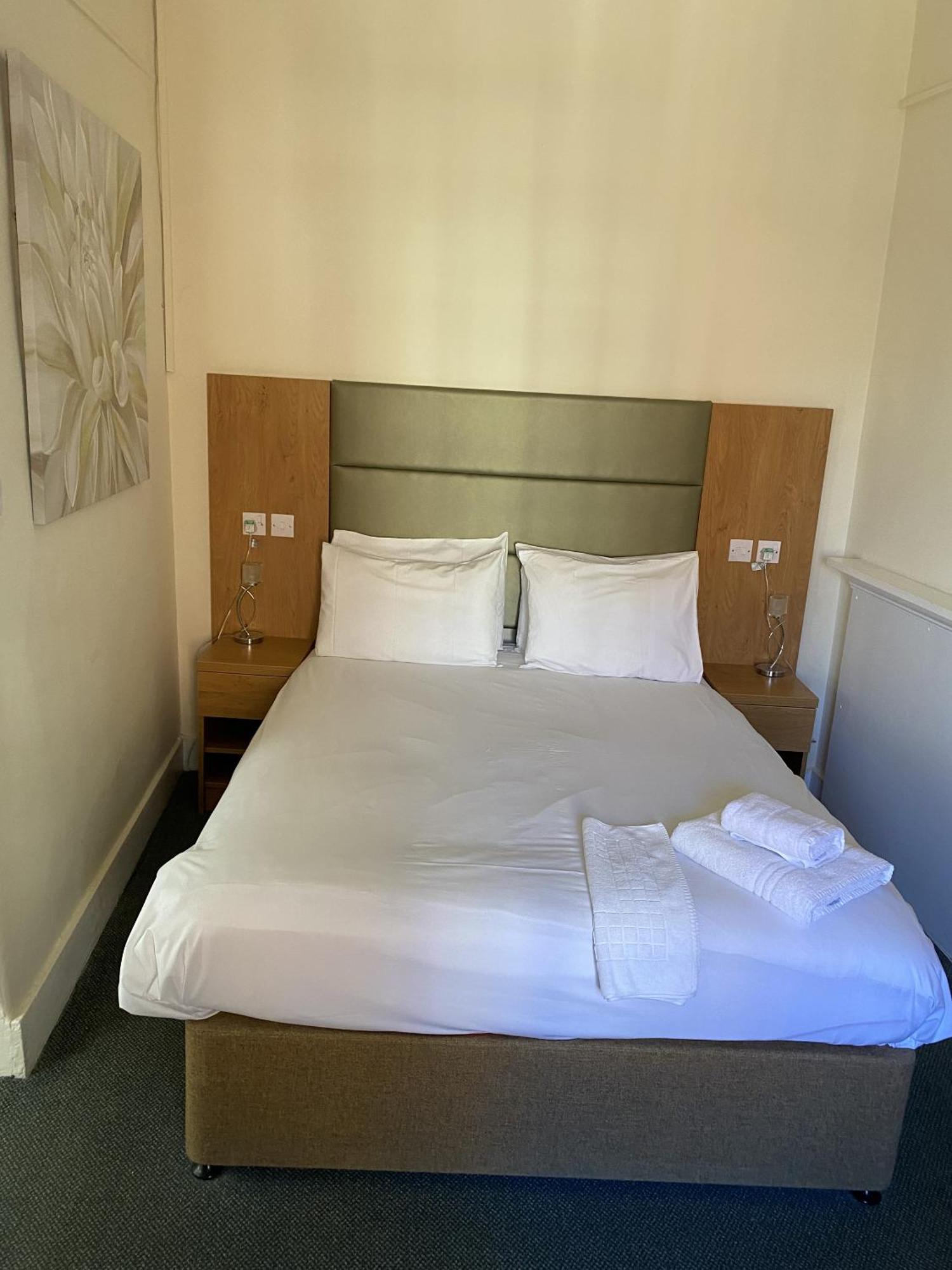 New Inn Hotel Lechlade Room photo